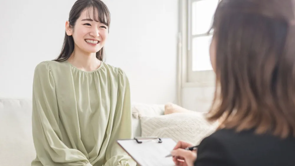 カウンセリングを受けている女性