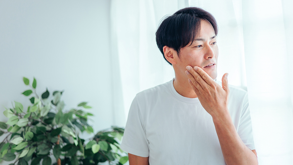 落ち着いた雰囲気の男性